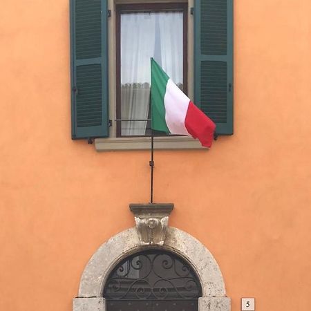 B&B Dimora Paolina Baschi Exteriör bild