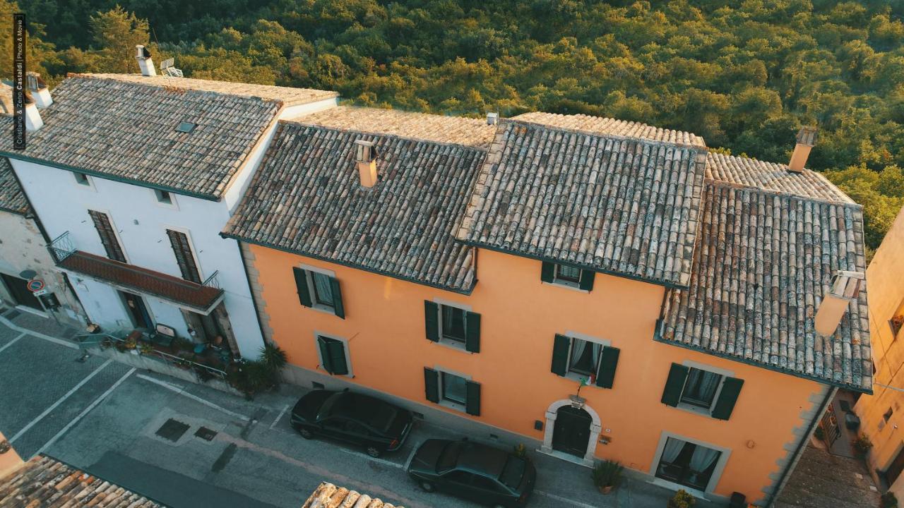 B&B Dimora Paolina Baschi Exteriör bild