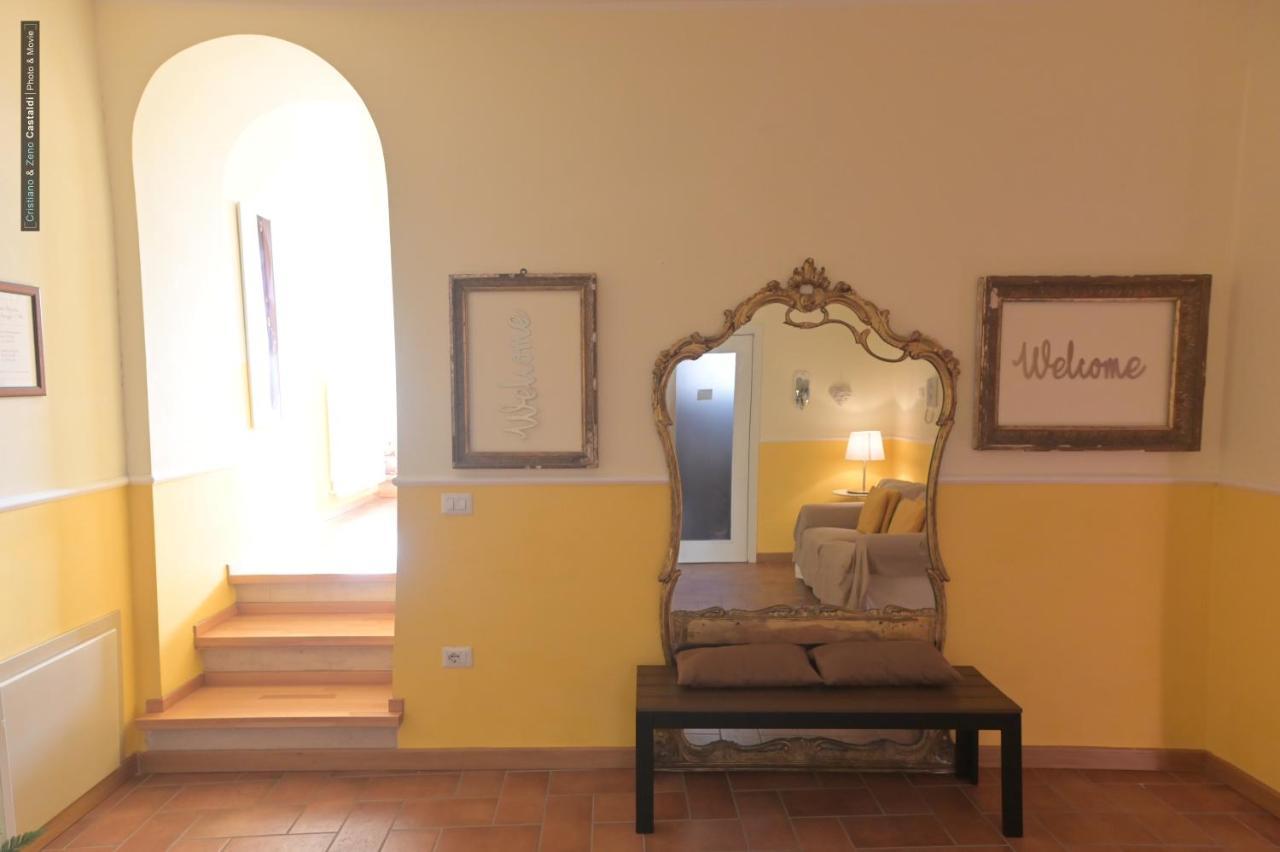 B&B Dimora Paolina Baschi Exteriör bild