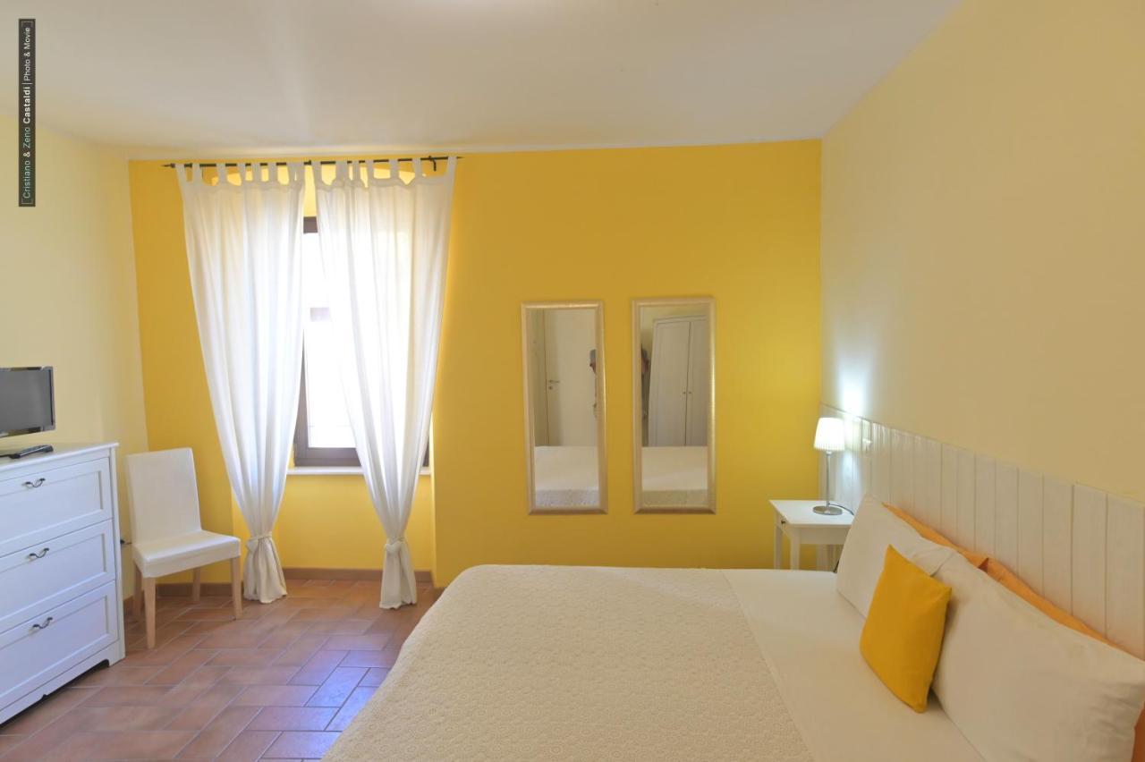 B&B Dimora Paolina Baschi Exteriör bild