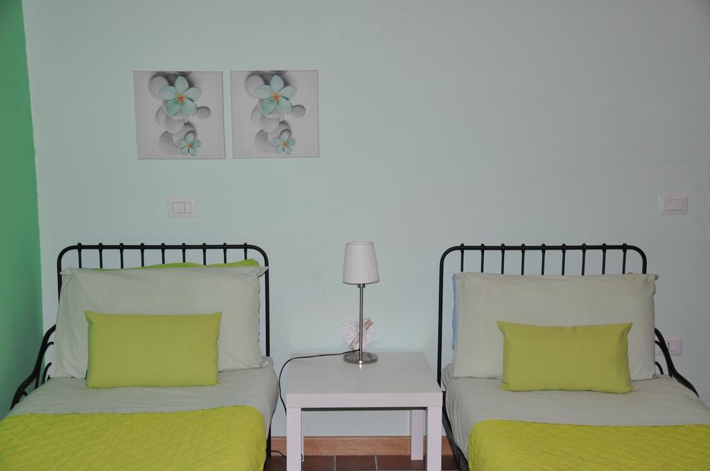 B&B Dimora Paolina Baschi Exteriör bild