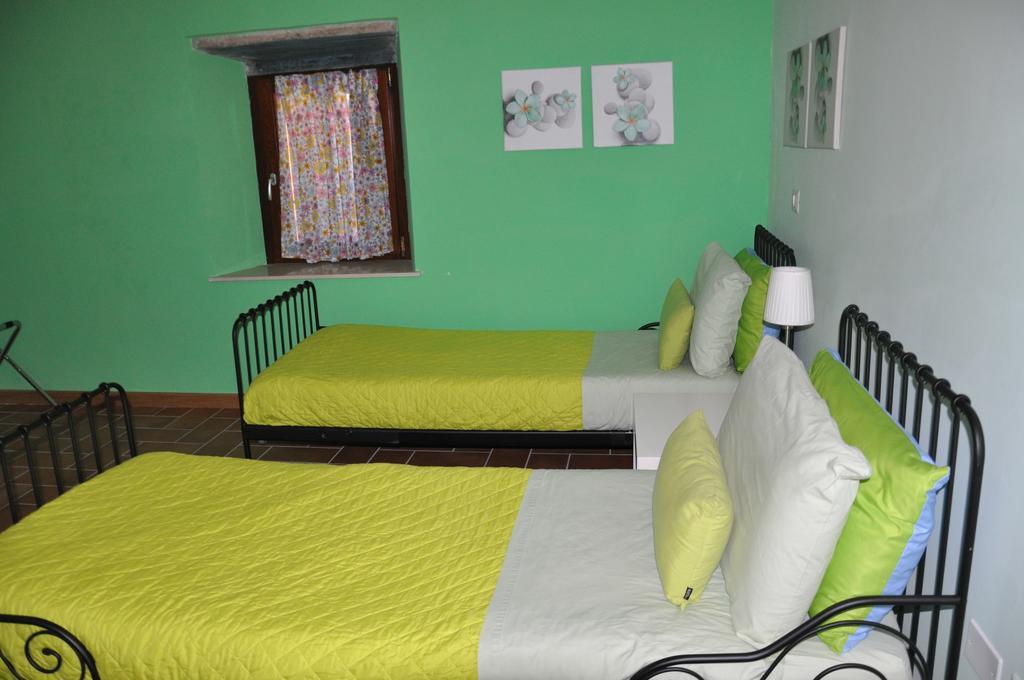 B&B Dimora Paolina Baschi Exteriör bild