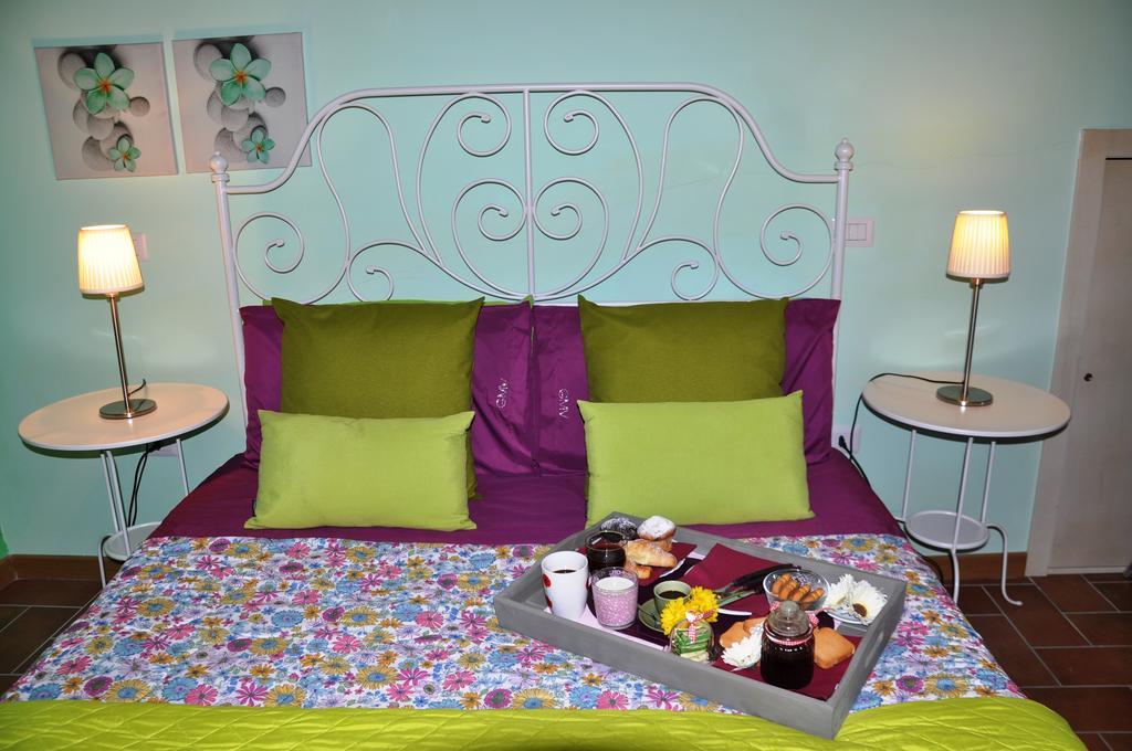 B&B Dimora Paolina Baschi Exteriör bild