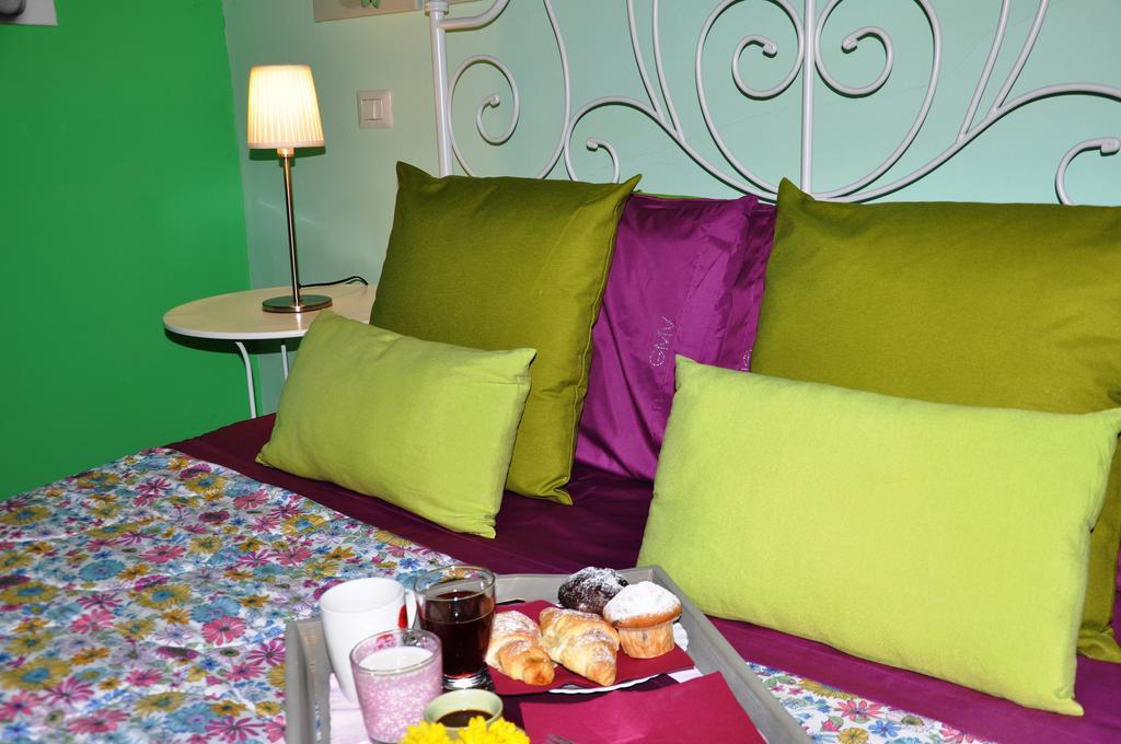 B&B Dimora Paolina Baschi Exteriör bild